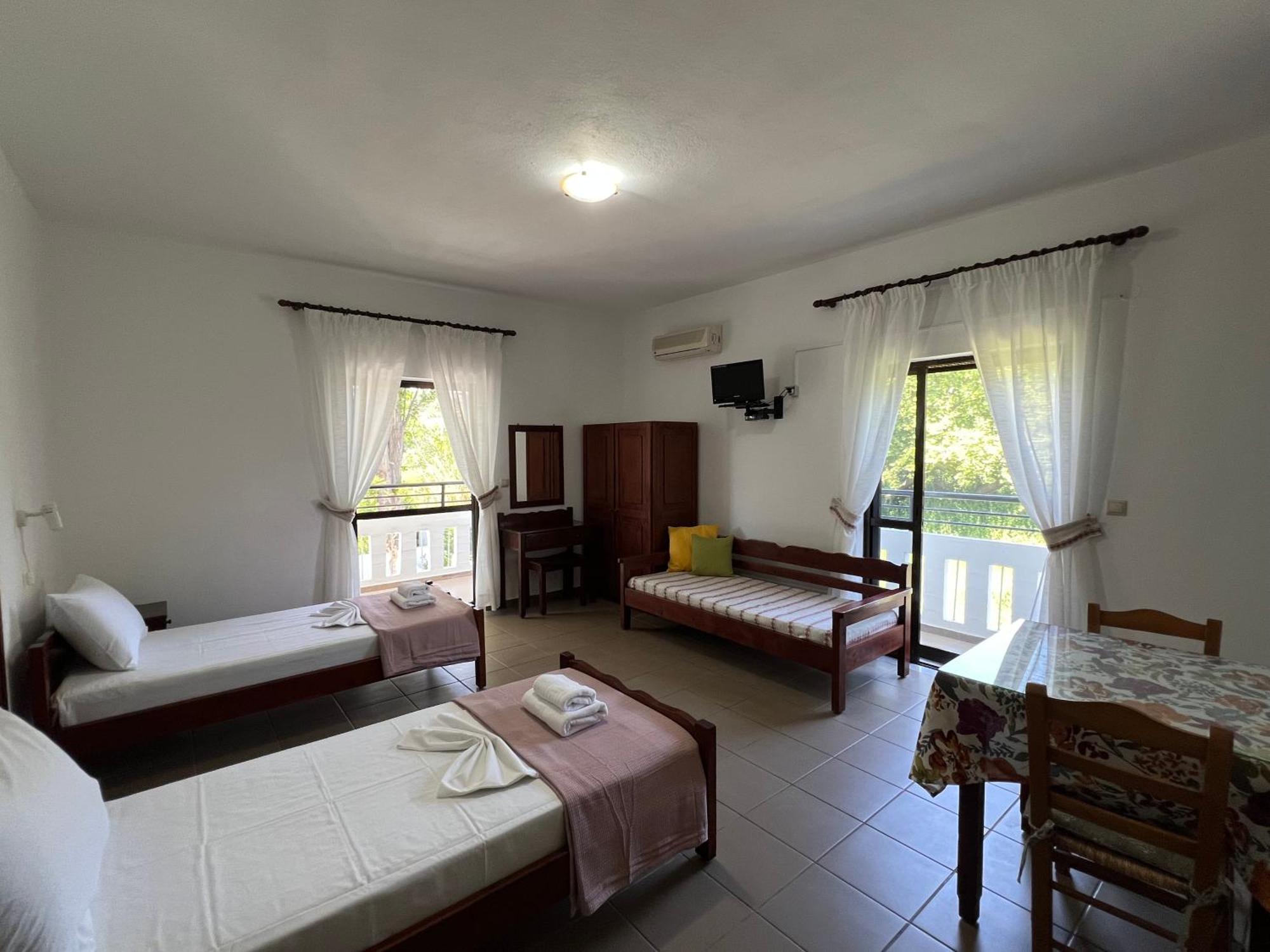 Zourpos Studios & Apartments Kalyves Zewnętrze zdjęcie